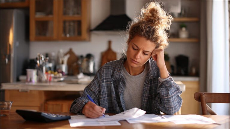 How to cope with a financial crisis without a loan)
